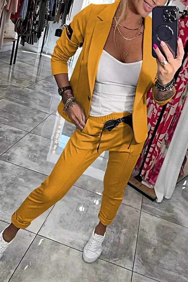 Celine | Trendy set with soft blazer & comfy joggers