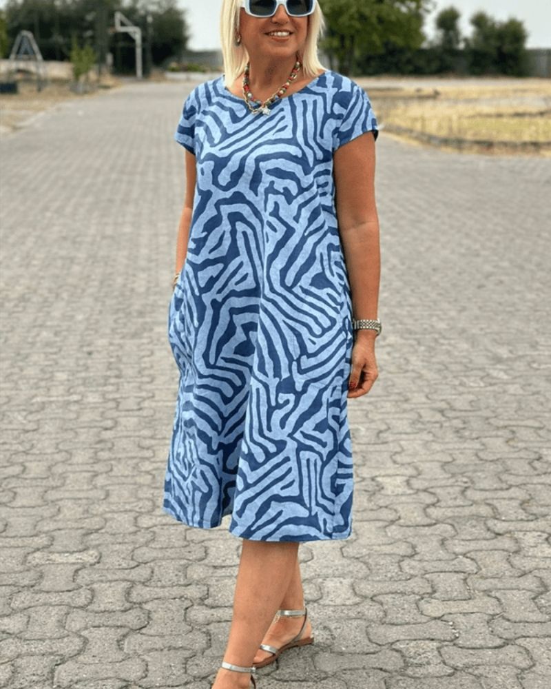 Nelly – Chic - Round Neck Dress with Artistic Print
