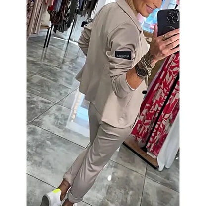 Celine | Trendy set with soft blazer & comfy joggers