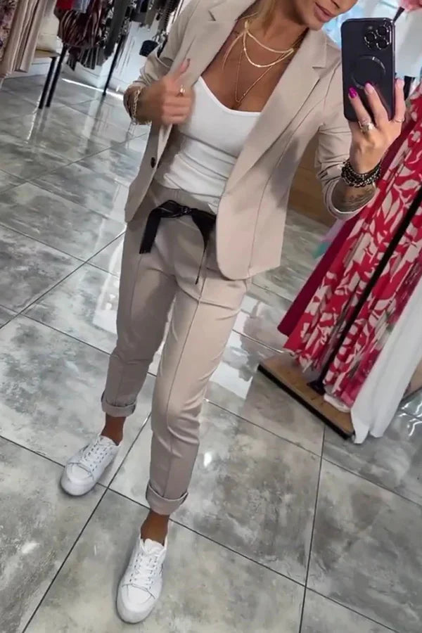 Celine | Trendy set with soft blazer & comfy joggers