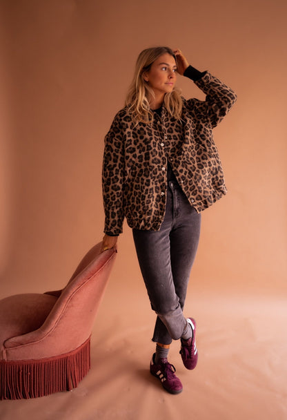 Demi | Trendig Jacka med Stilren Look