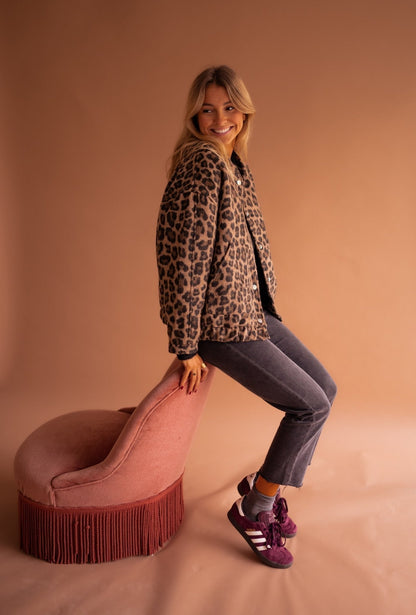 Demi | Trendig Jacka med Stilren Look